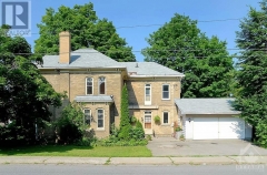Real Estate -   40 GLADSTONE AVENUE, Smith Falls, Ontario - 
